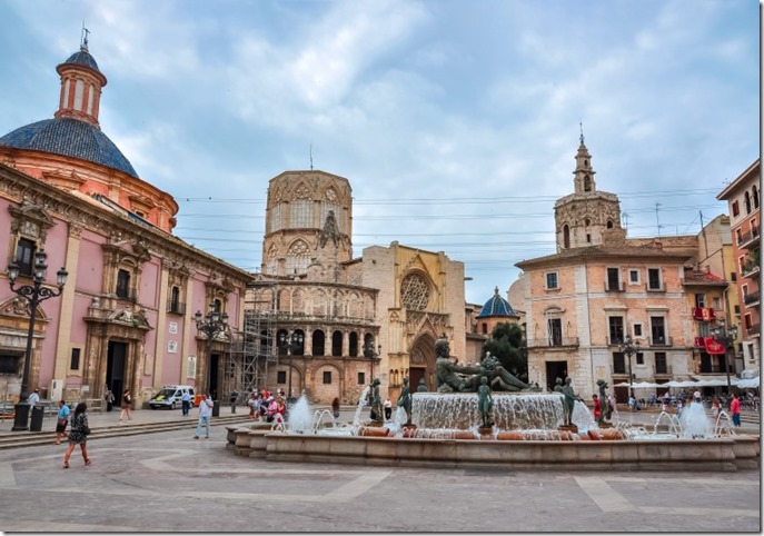 plaza-de-la-virgen-Valencia